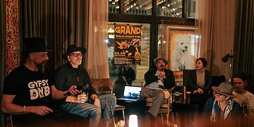 „Baltic Balkan“ surengė vakarėlį: pristatytas vinilas ir artėjanti „valstybinė šventė“