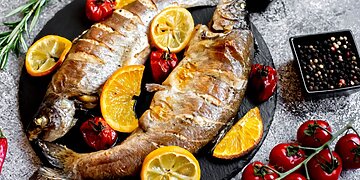 Kūčių stalo karalienė žuvis: du lengvi receptai orkaitėje