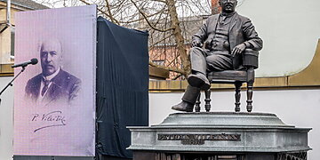 Pagerbtas Petro Vileišio atminimas – Naujamiestyje iškilo paminklas iškiliam visuomenininkui