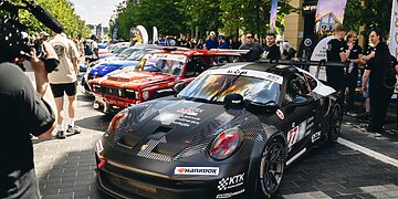 Sostinės Gedimino prospekte pristatytas didžiausias Baltijos šalių autosporto festivalis