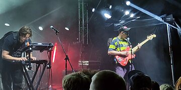 Alternatyvios muzikos banga Vilkaviškyje: įsibėgėja 7-asis festivalis „Mažinam atstumą“