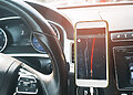 Pakenkti gali vos kelios minutės: kodėl telefono nereikėtų palikti automobilyje?